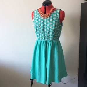 Mint Green knee-length dress with keyhole back